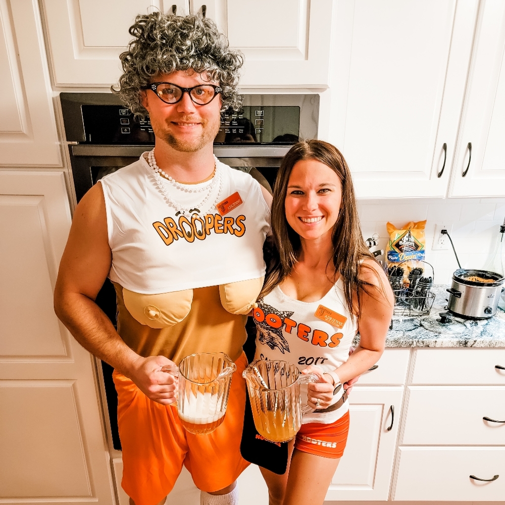 Droopers costume ( Hooters ) - Picture 2 of 5
